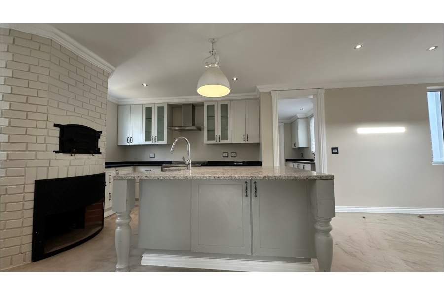 To Let 4 Bedroom Property for Rent in Val De Vie Estate Western Cape